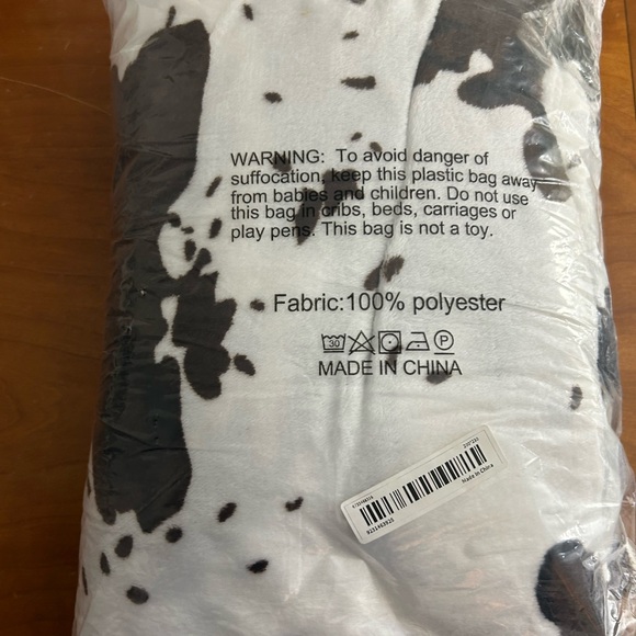 Cow Print Blanket 78.74'' X 90.55'' (200cm x 2230cm) NWT warm cozy blanket - Picture 4 of 8